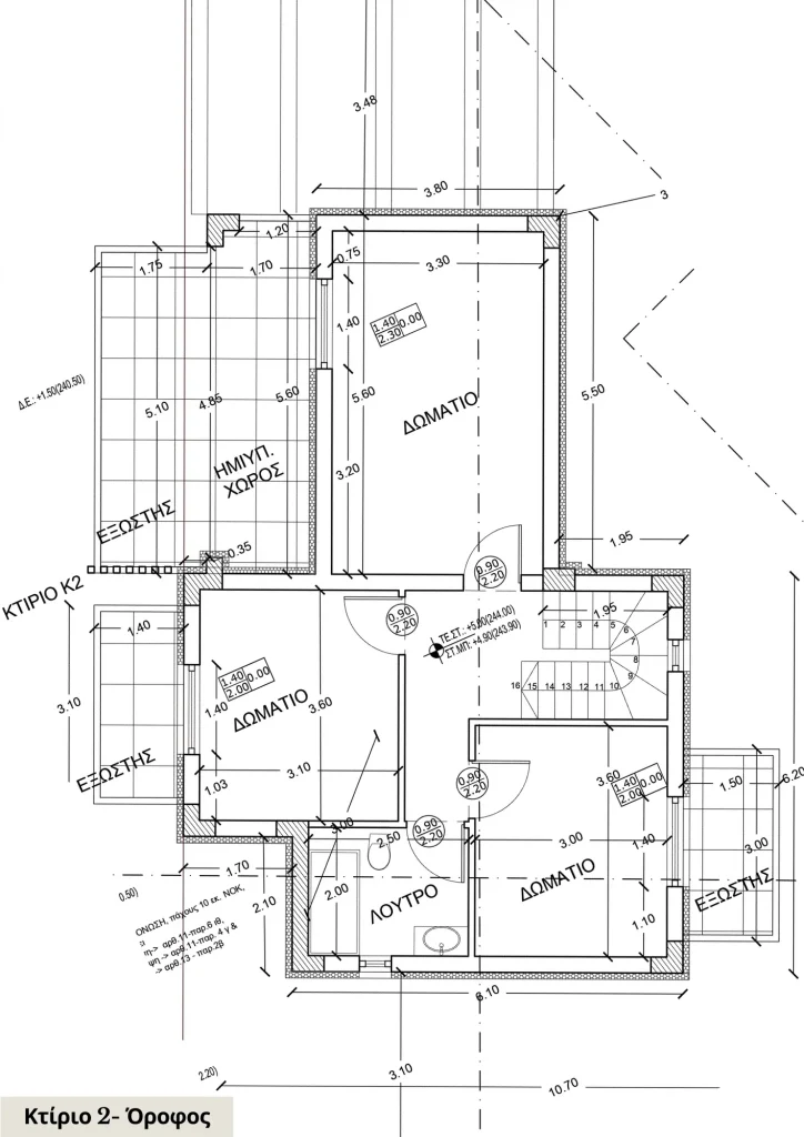 Alexandrou Corner B – κάτοψη ορόφου με 3 υπνοδωμάτια, λουτρό, εσωτερική σκάλα και εξώστες/ημιυπαίθριους